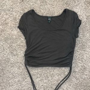 Shirt with cinches on the side